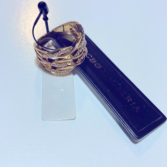 NWT 5 GIFTABLE NEW WITH TAGS crystal rhinestone gold promise BCBG cocktail ring - Picture 9 of 9